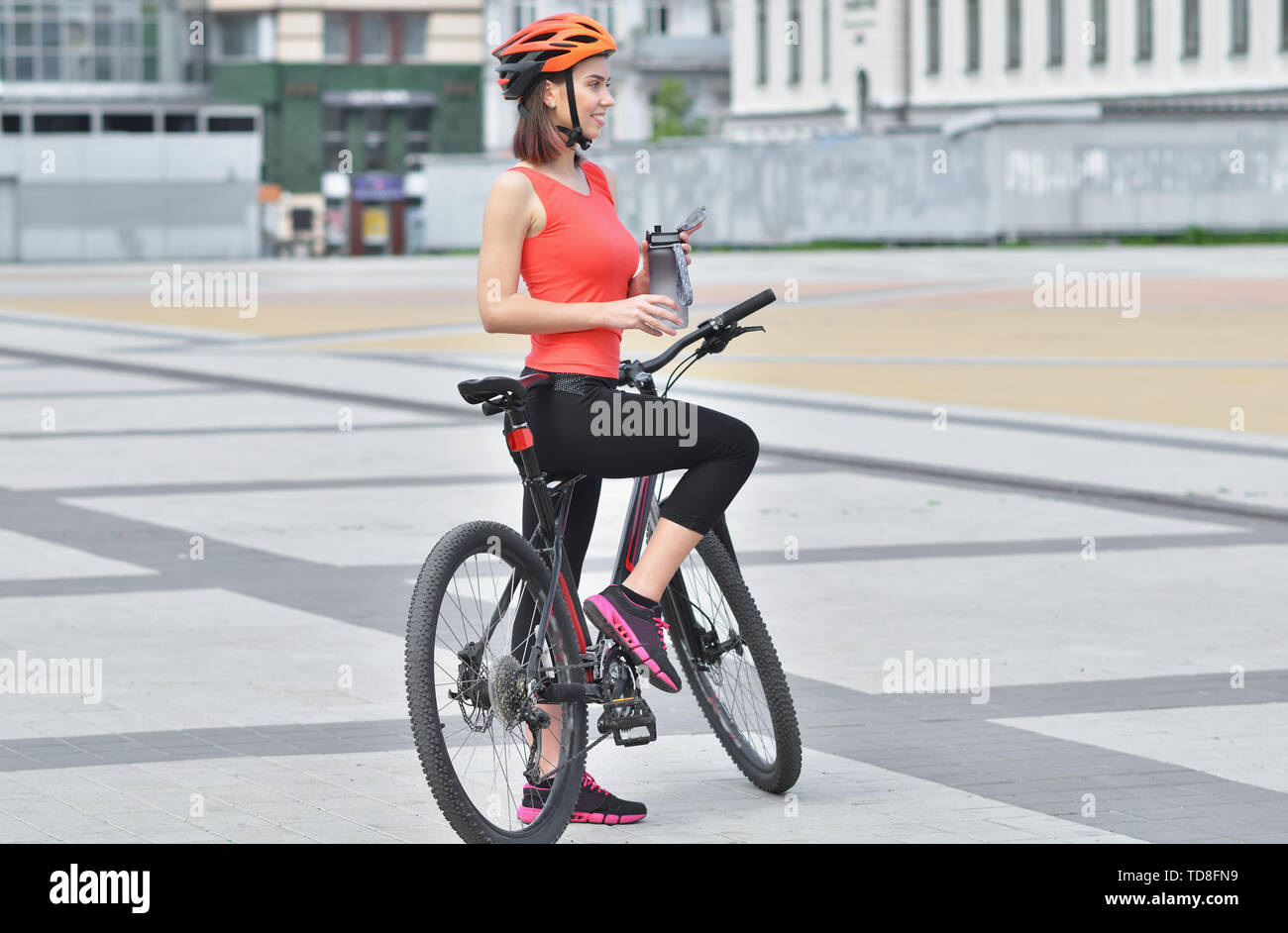 Carbon fiber bike hi res stock photography and images Alamy