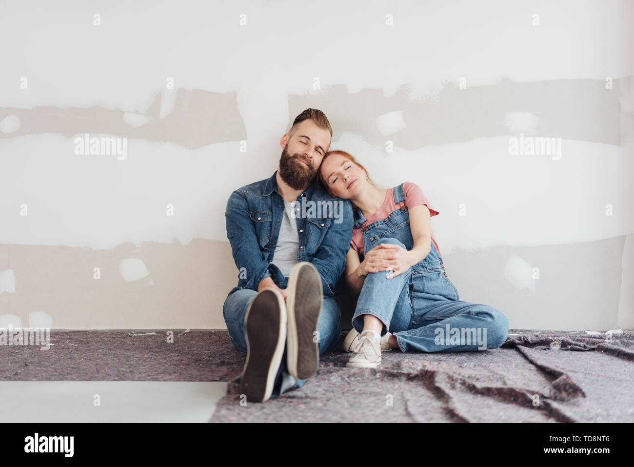Leaning against each other hires stock photography and images Alamy