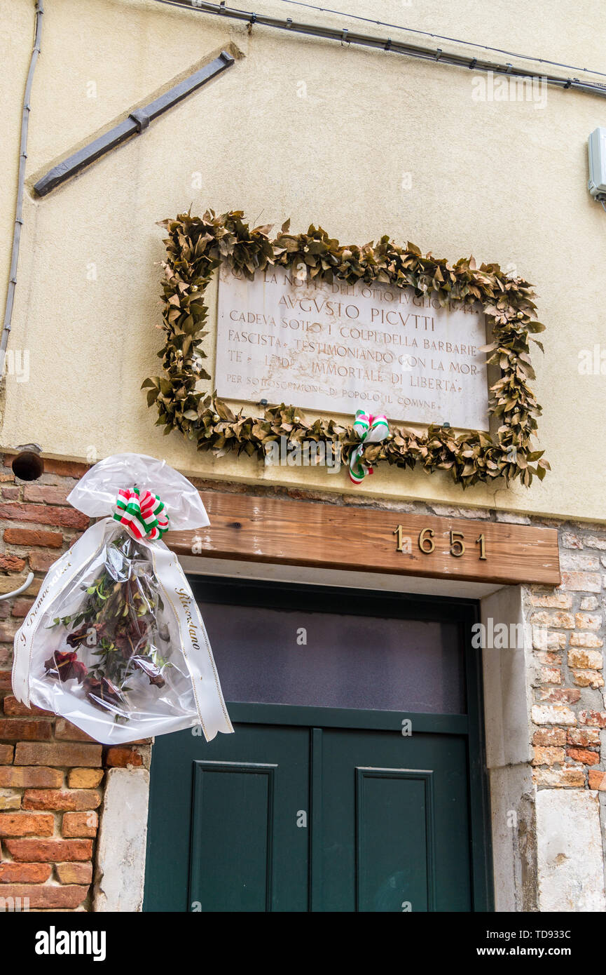 Memorial to Augusto Picutti, murdered in Cannaregio Massacre, Nazi occupation, Venice, Veneto, Italy Stock Photo