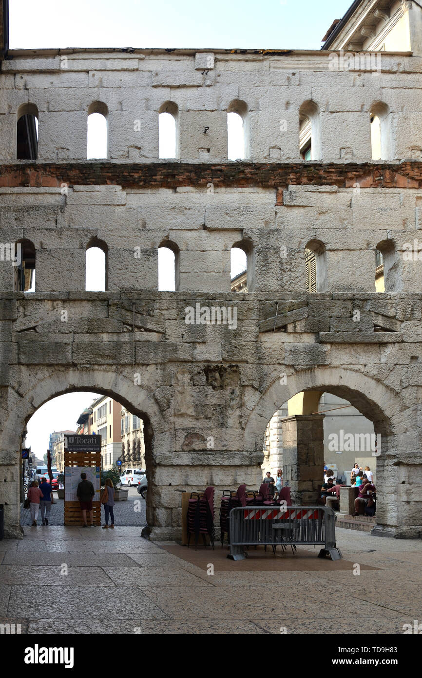 Ancient Roman Gate High Resolution Stock Photography and Images - Alamy