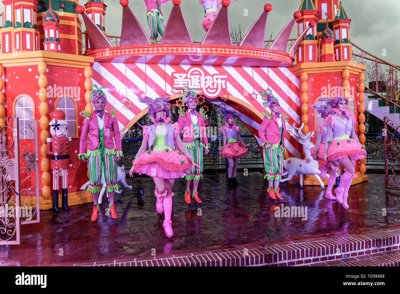 Shanghai Haichang Ocean Park Christmas performance Stock Photo Alamy