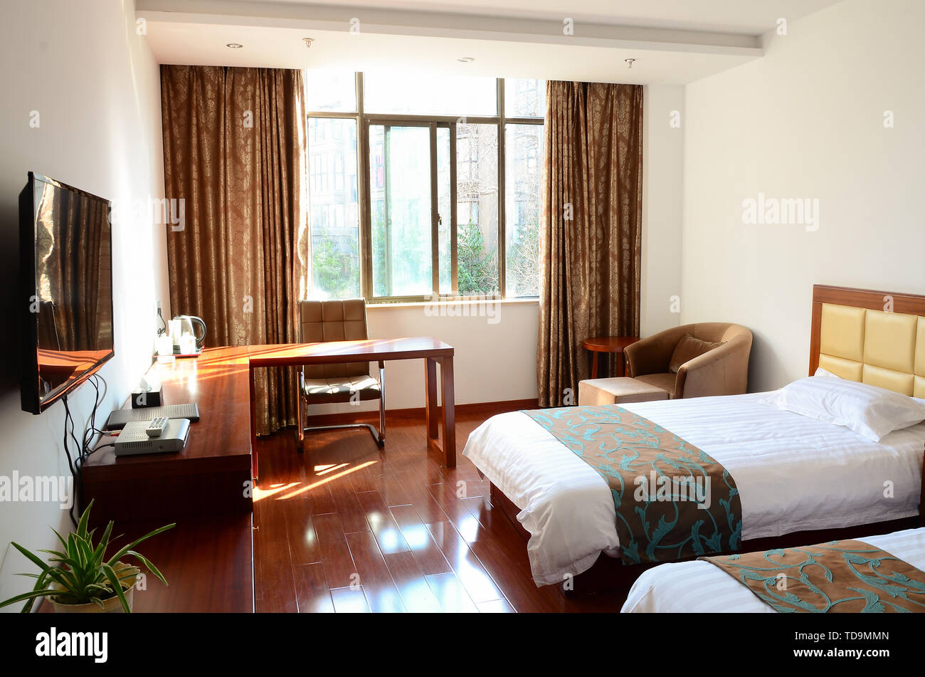 Standard hotel room Stock Photo Alamy