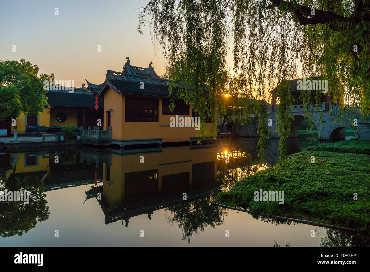 Reflecting rivers and lakes hi-res stock photography and images - Alamy
