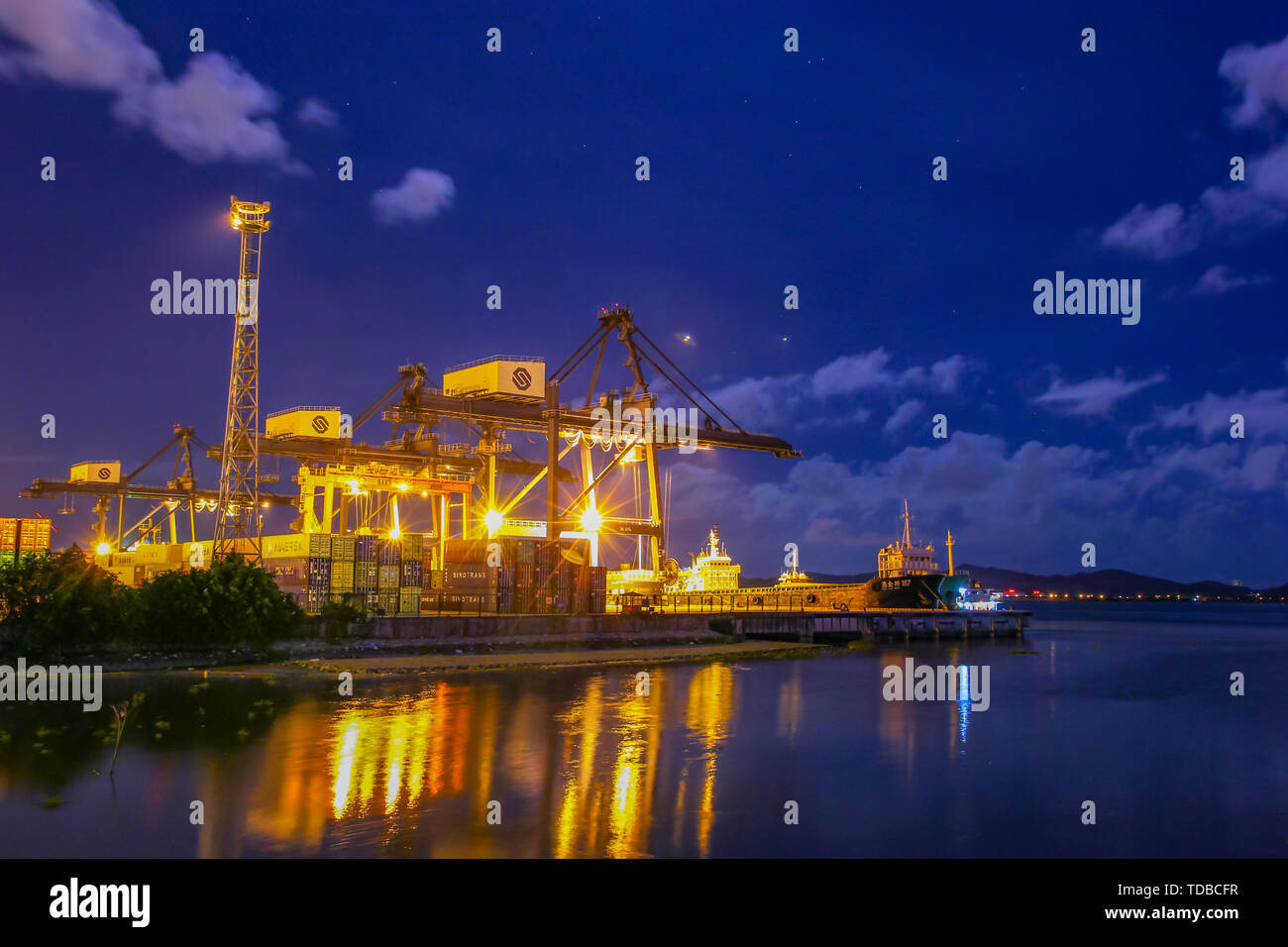 Shantou port hires stock photography and images Alamy