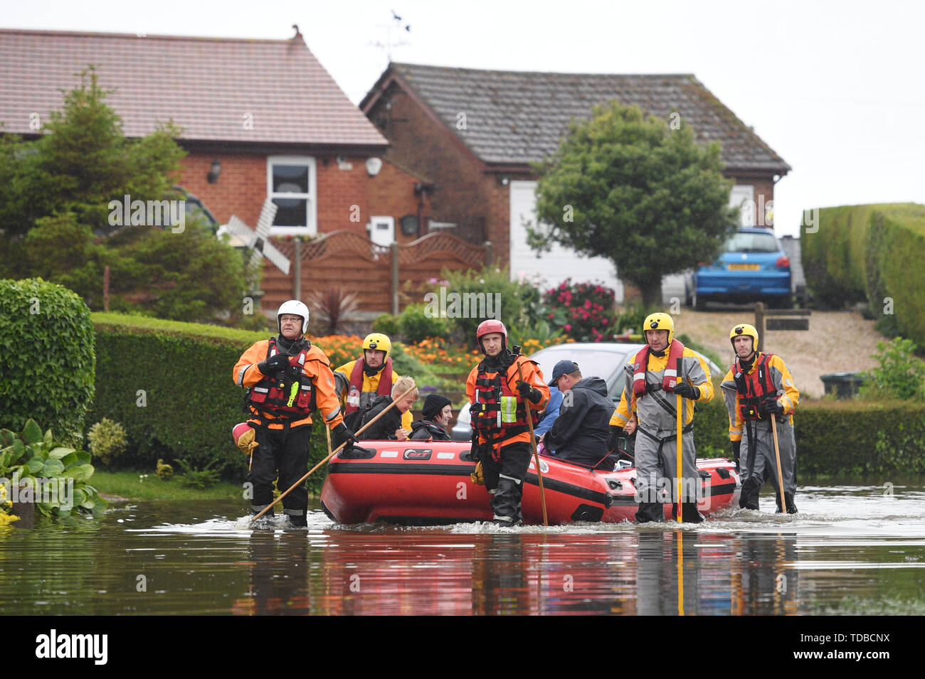 Flooded streets uk hi-res stock photography and images - Alamy