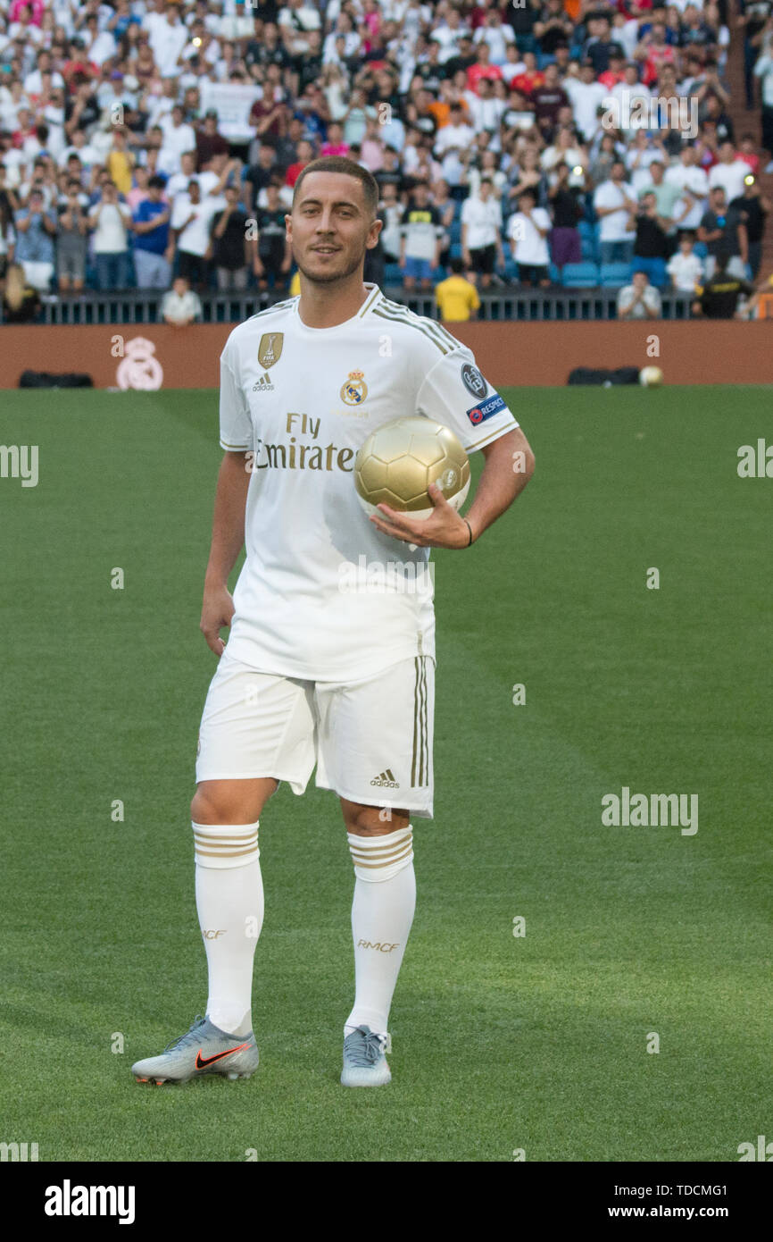 eden hazard boots 2019