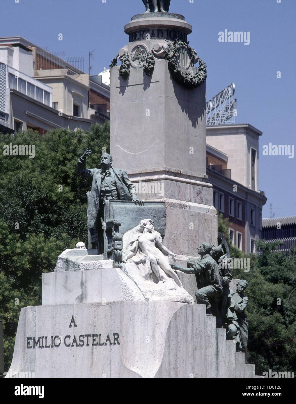 MONUMENTO A EMILIO CASTELAR - DETALLE DE LA BASE DEL MONUMENTO CON ESCULTURAS. Location: PLAZA DE EMILIO CASTELAR. MADRID. SPAIN. Stock Photo