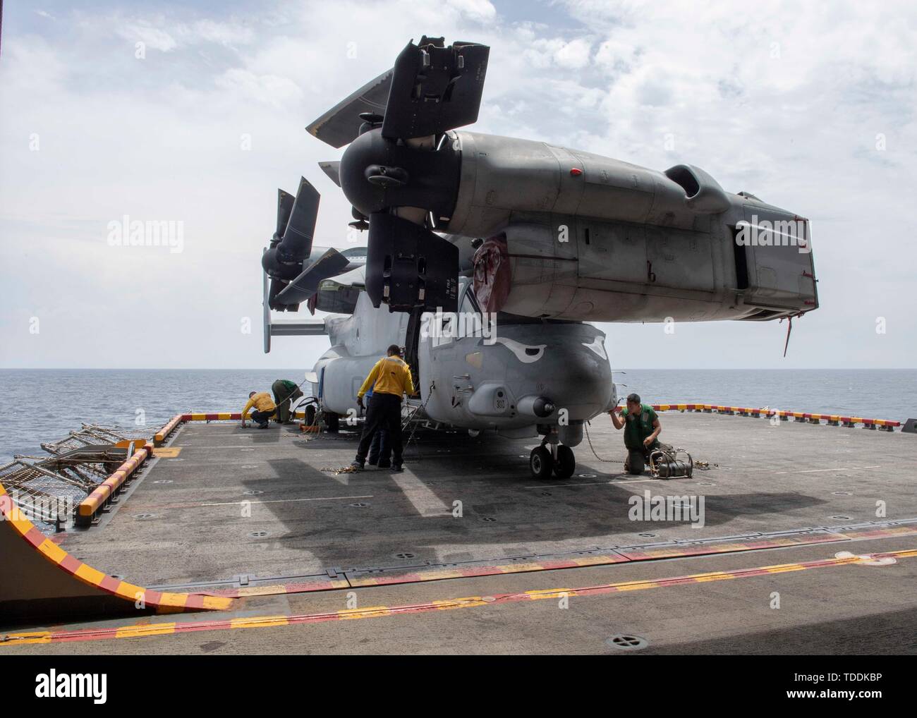 190614-N-PQ586-1119 ANDAMAN SEA (June 14, 2019) Sailors and Marines ...