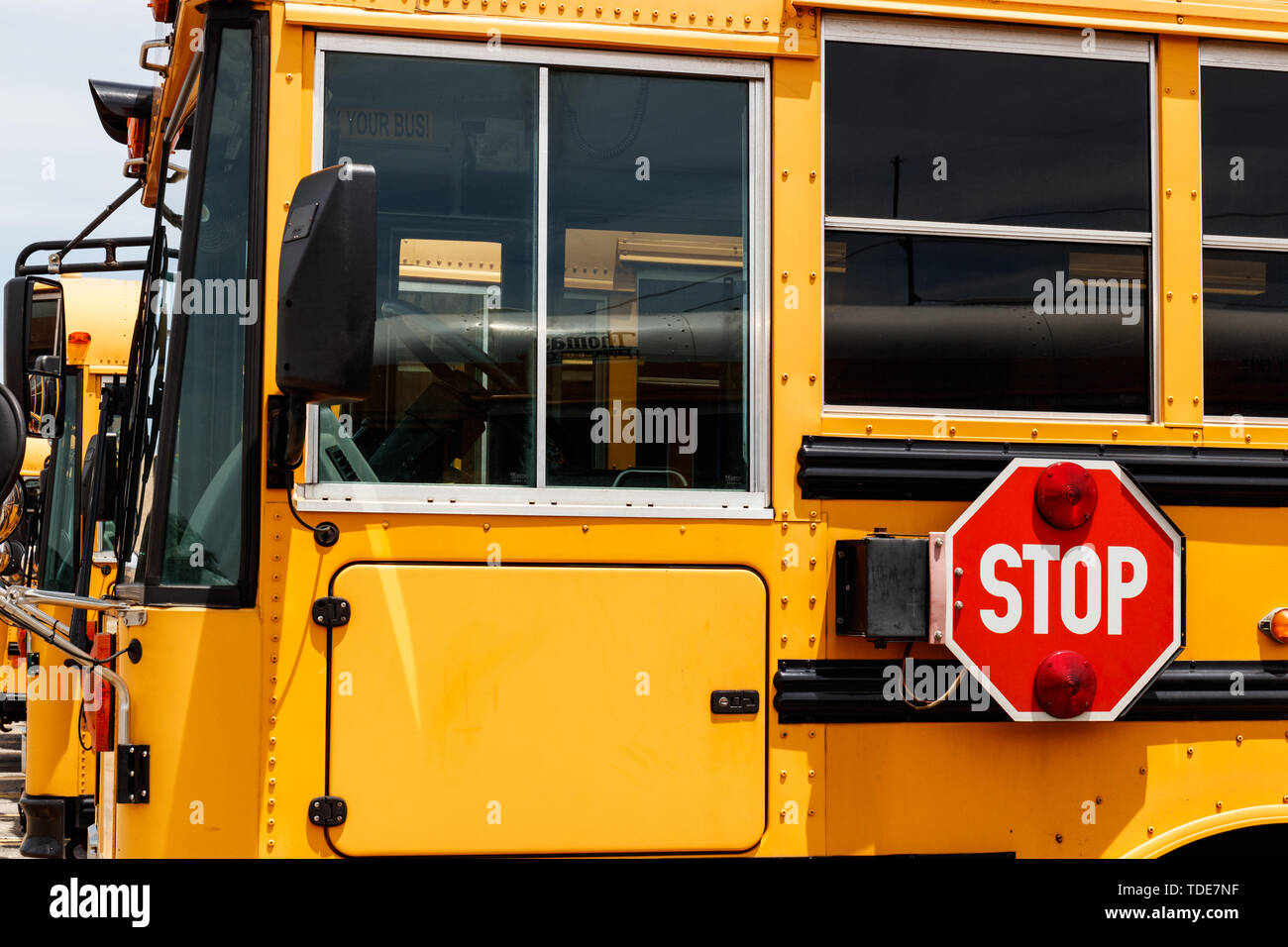 Cropedasians bus. When the bus stopped. Multitrample bus. Take public transportation. When the bus stopped.