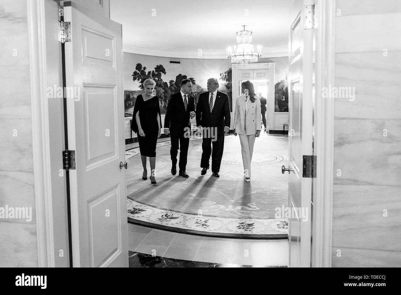 Washington, United States Of America. 12th June, 2019. President Donald J. Trump and First Lady Melania Trump talk with the President of Poland Andrzej Duda and his wife Mrs. Agata Kornhauser-Duda Wednesday, June 12, 2019, in the Diplomatic Reception Room of the White House People: President Donald J. Trump and First Lady Melania Trump, President of Poland Andrzej Duda, Mrs. Agata Kornhauser-Duda Credit: Storms Media Group/Alamy Live News Stock Photo
