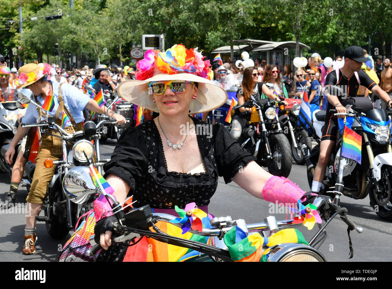 Vienna, Austria. 15 June, 2019. On June 15, 2019, the Rainbow Parade will be held for the 24th time on the Vienna Ring Road. Lesbians, gays, bisexuals, heterosexuals, trans, cis, inter and queer people will together demonstrate for acceptance, respect and equal rights in Austria, Europe and around the world. Credit: Franz Perc / Alamy Live News Stock Photo