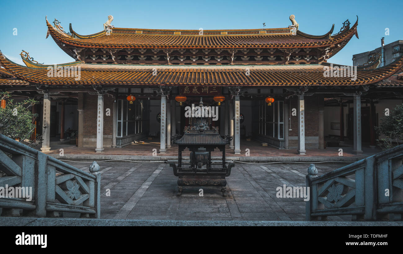 Temples and traditional tem hi-res stock photography and images - Alamy