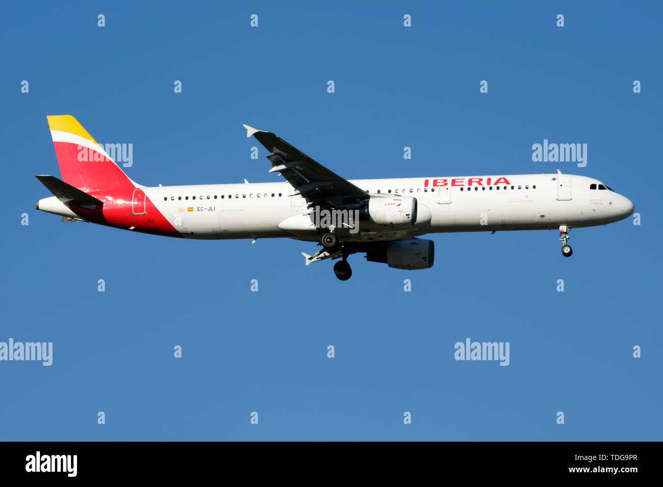 MADRID / SPAIN MAY 2, 2016 Iberia Airlines Airbus A321 ECJLI