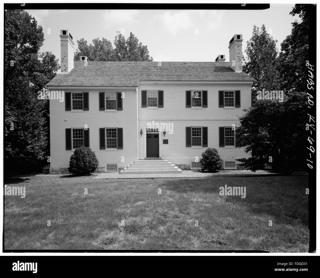 NORTH VIEW OF FRONT ELEVATION - Zachary Taylor House, 5608 Apache Road (formerly Blankenbaker Lane), Saint Matthews, Jefferson County, KY; Taylor, Zachary; Taylor, Hancock; McCurdy, George; Morgan, Frederic L Stock Photo