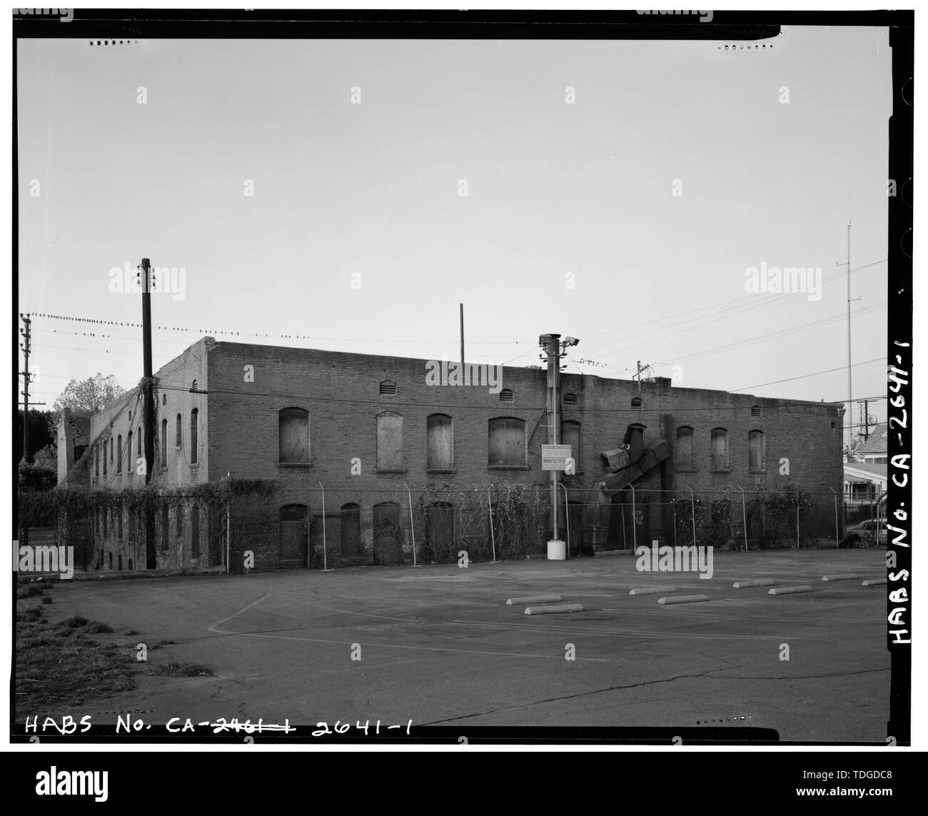 NORTHEAST OBLIQUE ELEVATION, FACING SOUTHWEST Schwartz Bath House