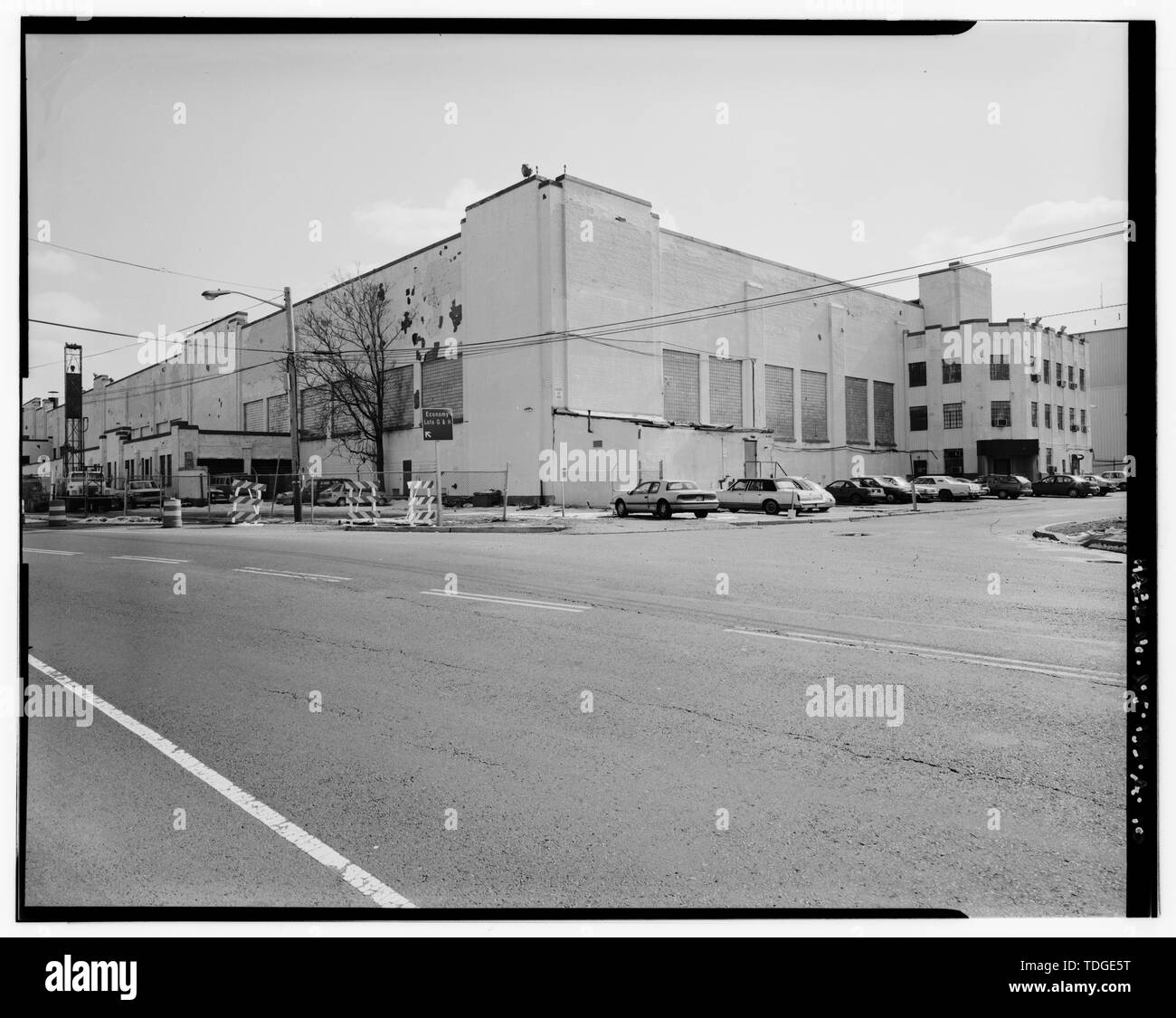 NORTHEAST ELEVATION. VIEW SOUTHEAST. Newark International Airport