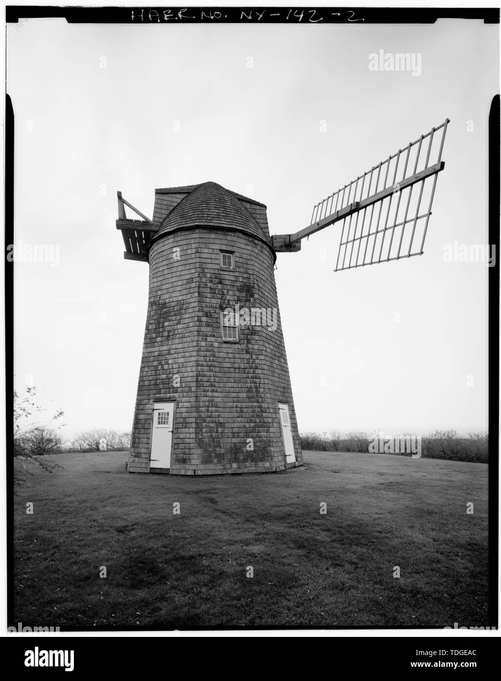 NORTHEAST ELEVATION; FANSTAGE IS STILL IN PLACE AT REAR OF CAP - Hayground Windmill, Windmill Lane, East Hampton, Suffolk County, NY Stock Photo