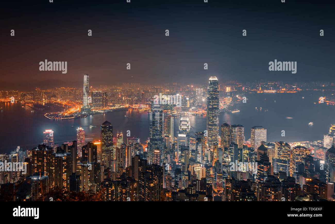 Overlooking the night view of Hong Kong Stock Photo - Alamy