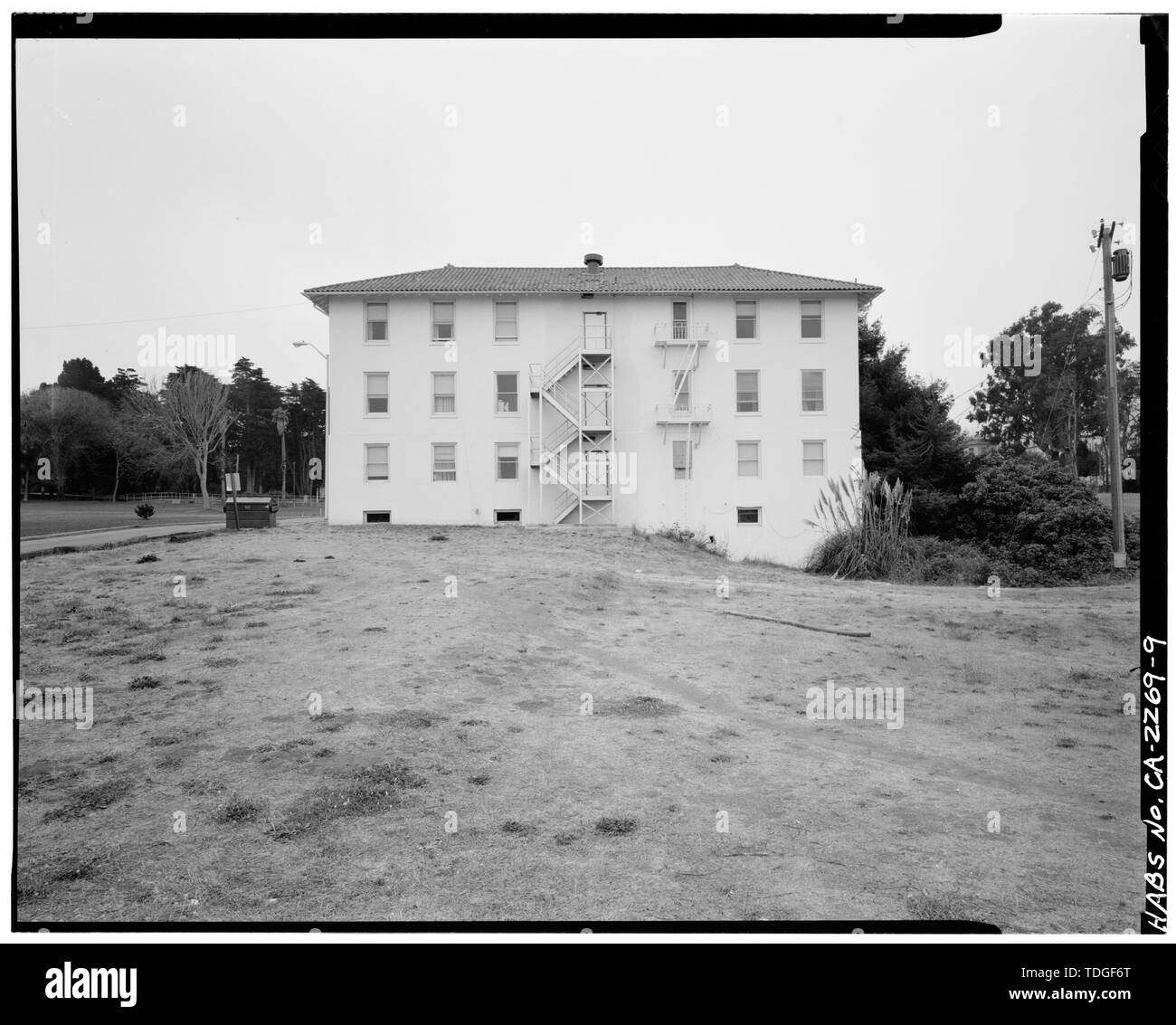 NORTHEAST SIDE, BUILDING 1026, LOOKING SOUTHWEST. Letterman General