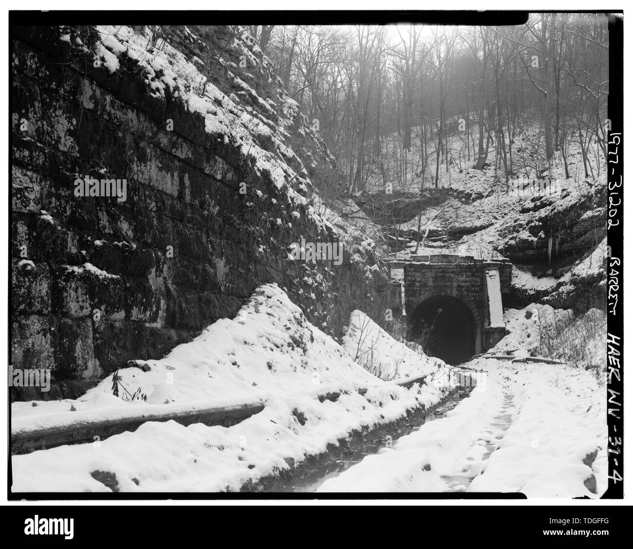 NORTHERN PORTAL. - Board Tree Tunnel, Littleton, Wetzel County, WV; Latrobe, Benjamin; Bolman, Wedell; Fink, Albert Stock Photo