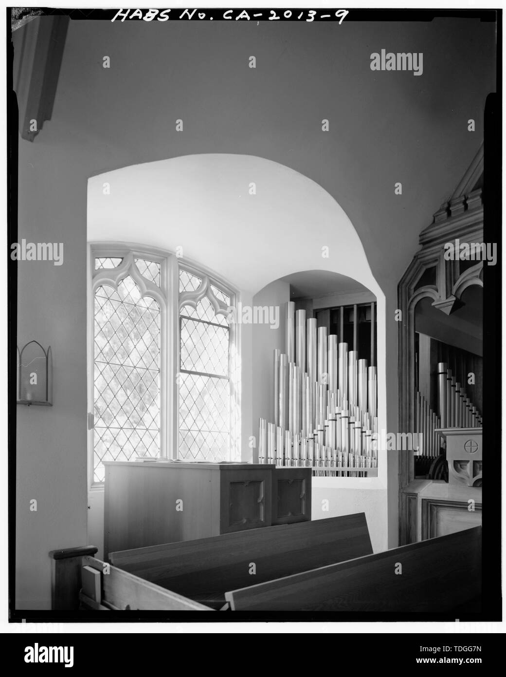 NORTHWEST CHOIR WINDOW - Christ Episcopal Church, 461 Orange Avenue, Los Altos, Santa Clara County, CA Stock Photo