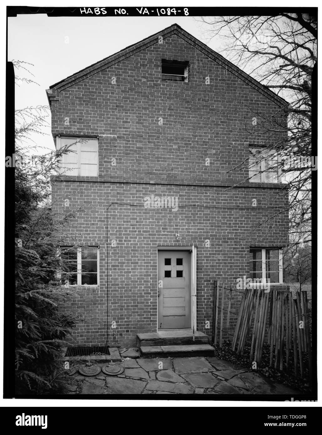 NORTHWEST ELEVATION - Mr. and Mrs. Charles Collier House, 6080 Leesburg Pike, Falls Church, Falls Church, VA; Howe, George Locke; Keily, Dan; Morris, Scott, transmitter Stock Photo