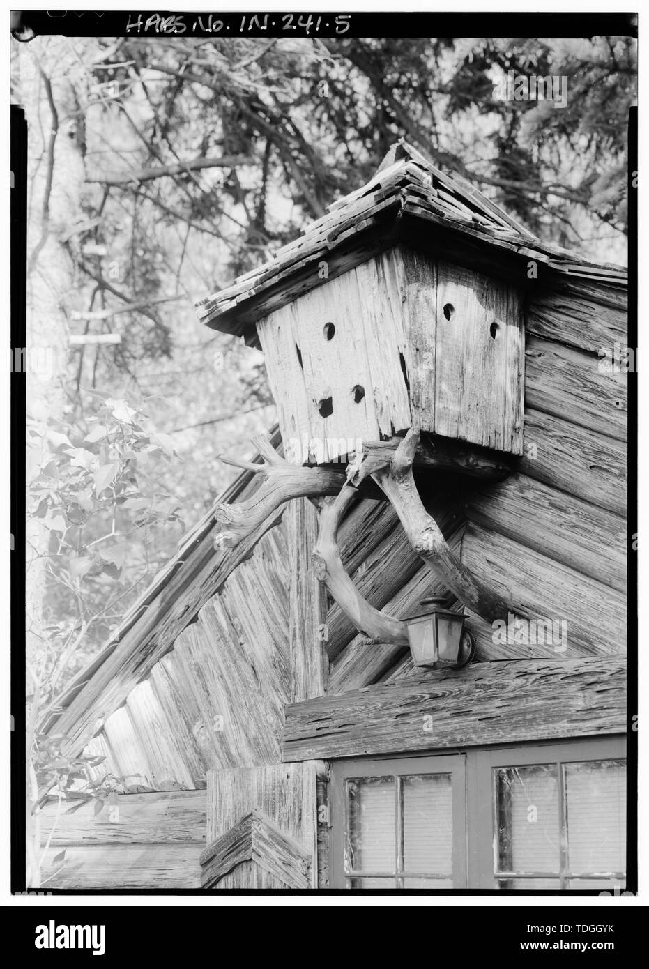 NORTHWEST ELEVATION, TELEPHOTO VIEW OF DOVECOTE OF EAST GABLE END - Cypress Log Cabin, 215 Lake Front Drive (moved from Chicago, IL), Beverly Shores, Porter County, IN; Hetherington, Murry D; Lindstrom, F J, transmitter Stock Photo