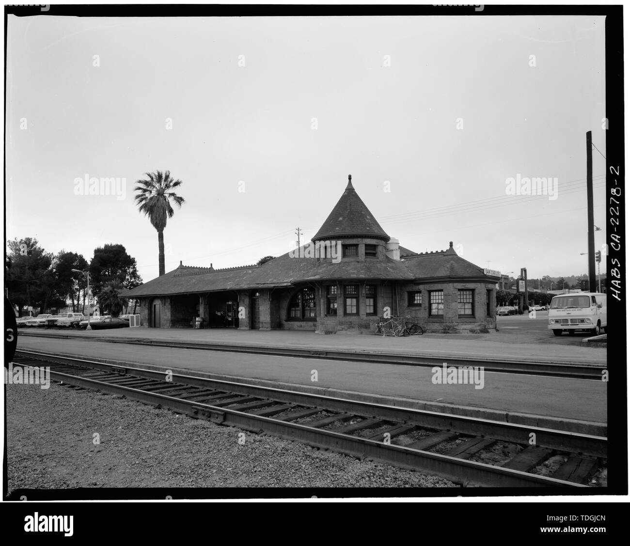 Northeast and northwest facades, view to south, 90mm lens. - Southern  Pacific Depot, 559 El Camino Real, San Carlos, San Mateo County, CA Stock  Photo - Alamy