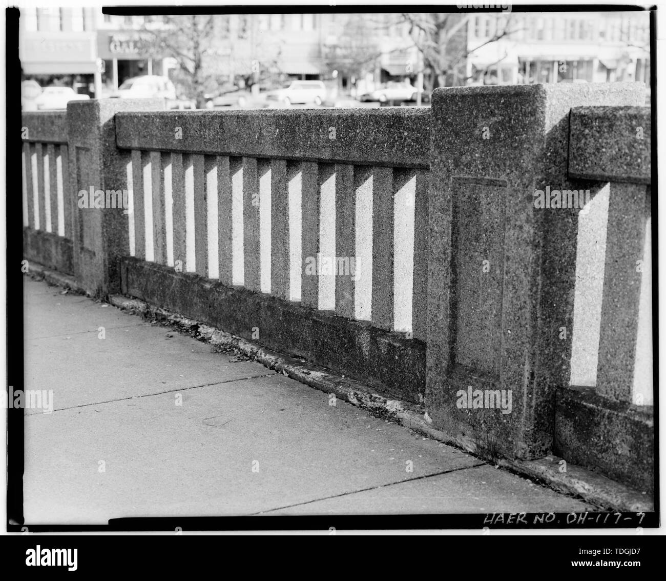 Northeast concrete railing VIEW EAST - Putnam Street Bridge, Spanning Muskingum River, Marietta, Washington County, OH Stock Photo