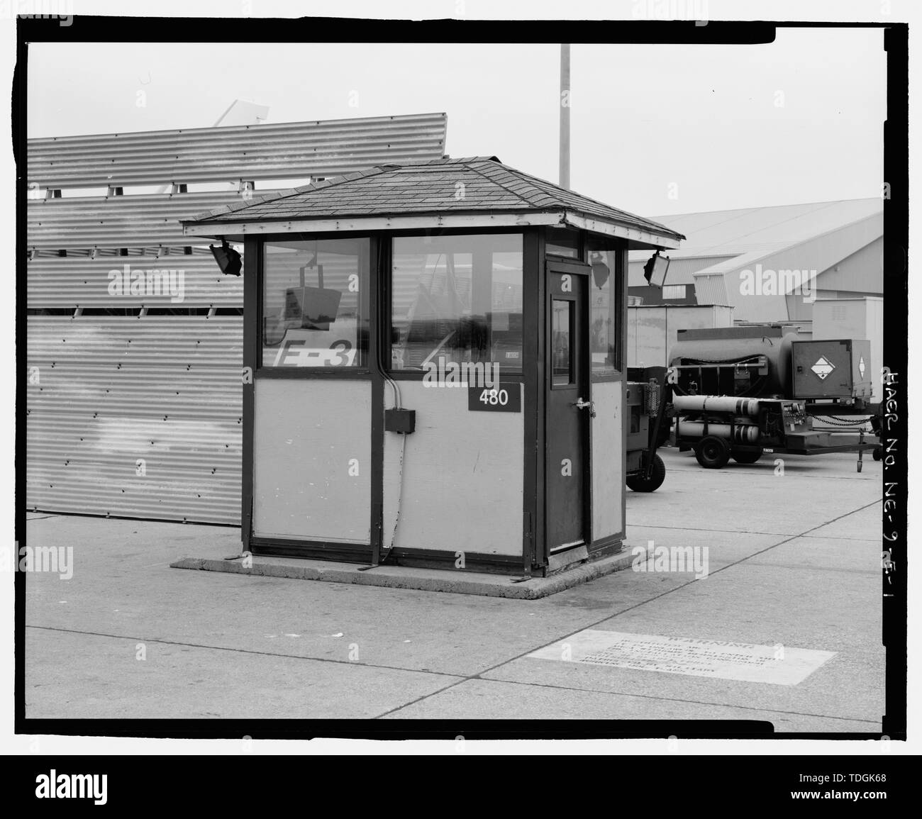 Offutt Command Post Northwest front and southwest end. View to east - Offutt Air Force Base ...