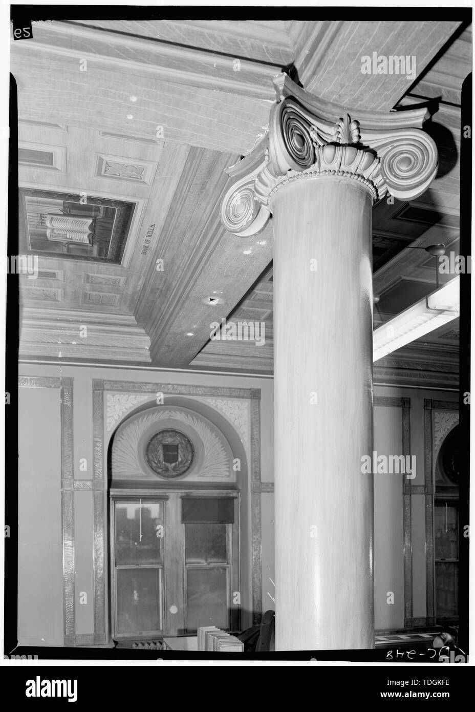 November 1969 DETAIL OF SUPPORTING COLUMN AND PAINTED PLASTER CEILING AND BEAMS GRAINED TO RESEMBLE WOOD, HIRST READING ROOM, FIRST FLOOR - Georgetown University, Healy Building, Thirty-seventh and O Streets, Northwest, Washington, District of Columbia, DC Stock Photo