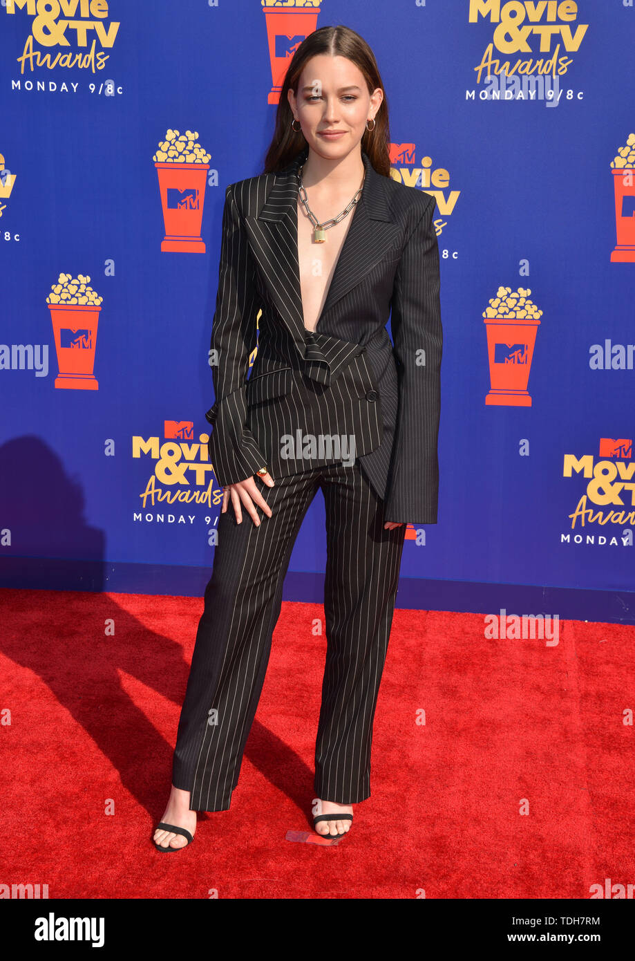 Los Angeles, USA. 15th June, 2019. Victoria Pedretti 118 attends the 2019  MTV Movie and TV Awards at Barker Hangar on June 15, 2019 in Santa Monica,  California Credit: Tsuni/USA/Alamy Live News