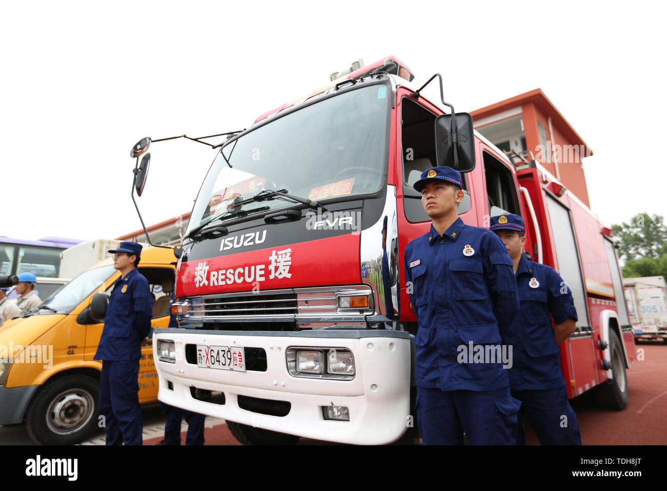 Huai'an, China's Jiangsu Province. 16th June, 2019. Rescuers await order for a flood evacuation drill held in Xishunhe Township of Huai'an City, east China's Jiangsu Province, June 16, 2019. Credit: Chen Kai/Xinhua/Alamy Live News Stock Photo