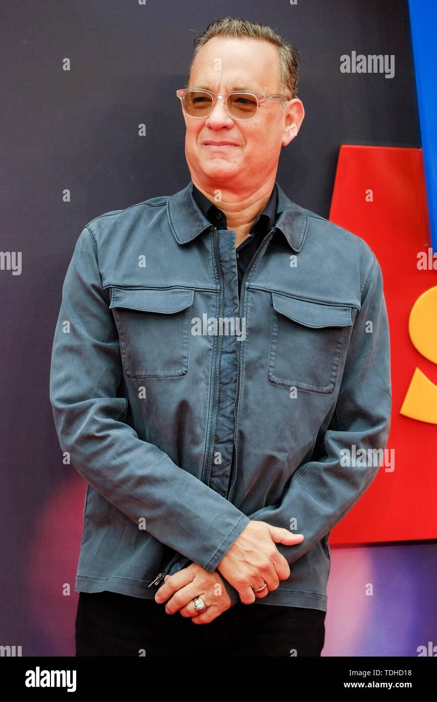 London, UK. 16th June 2019. Tom Hanks poses on the red carpet for the European premiere of Toy Story 4 held at the Odeon Luxe, Leicester Square, London on Sunday, Jun. 16, 2019 . Credit: Julie Edwards/Alamy Live News Stock Photo