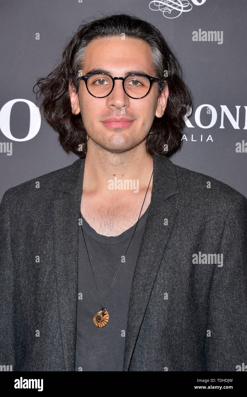 Nick simmons hires stock photography and images Alamy