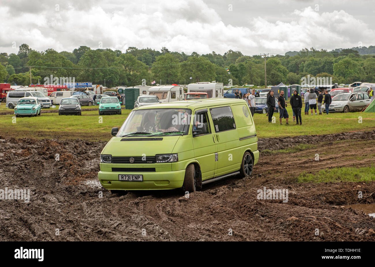 Van driving through mud hi-res stock photography and images - Alamy