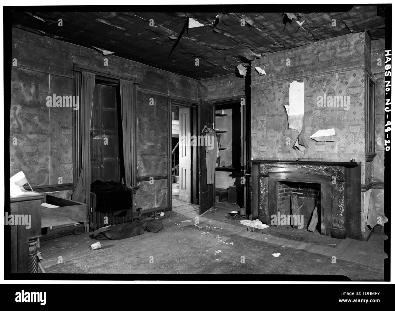 NORTHEAST ROOM, FIRST FLOOR, VIEW NORTH - Hermitage, 335 North Franklin Turnpike, Ho-Ho-Kus, Bergen County, NJ Stock Photo