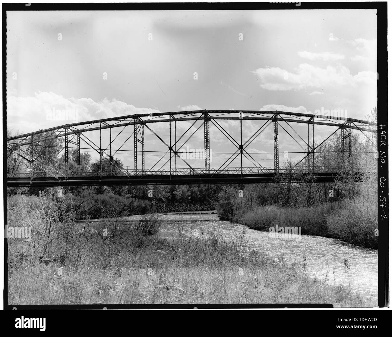 OVERALL VIEW OF NORTHEAST WEB, SOUTHEAST SPAN, LOOKING UPSTREAM TO THE SOUTHWEST - Linden Avenue Bridge, Spanning Purgatoire River on Linden Avenue, Trinidad, Las Animas County, CO Stock Photo