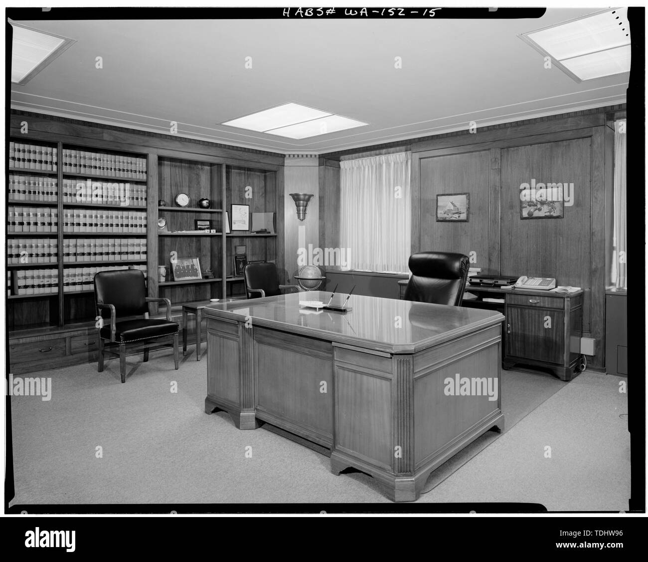 OVERALL VIEW, SEVENTH FLOOR JUDGE'S CHAMBERS - U. S. Courthouse, 1010 Fifth  Avenue, Seattle, King County, WA; Maul, David, transmitter Stock Photo -  Alamy