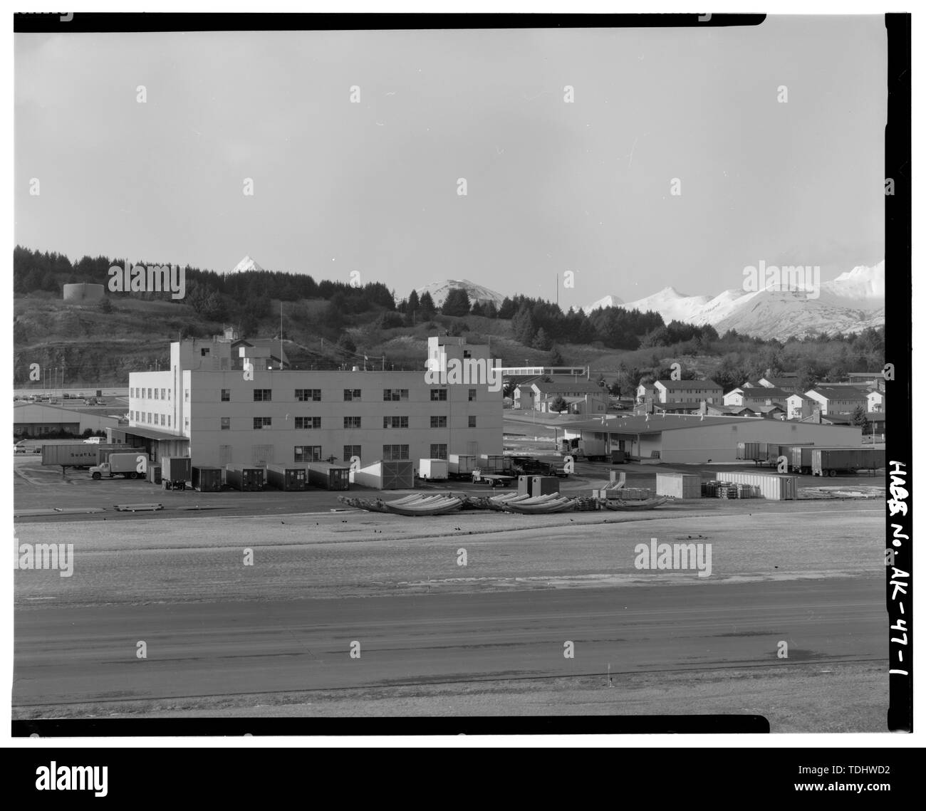 OVERVIEW LOOKING NORTH ACROSS TAXIWAY AT BUILDINGS 26 AND 27 Kodiak