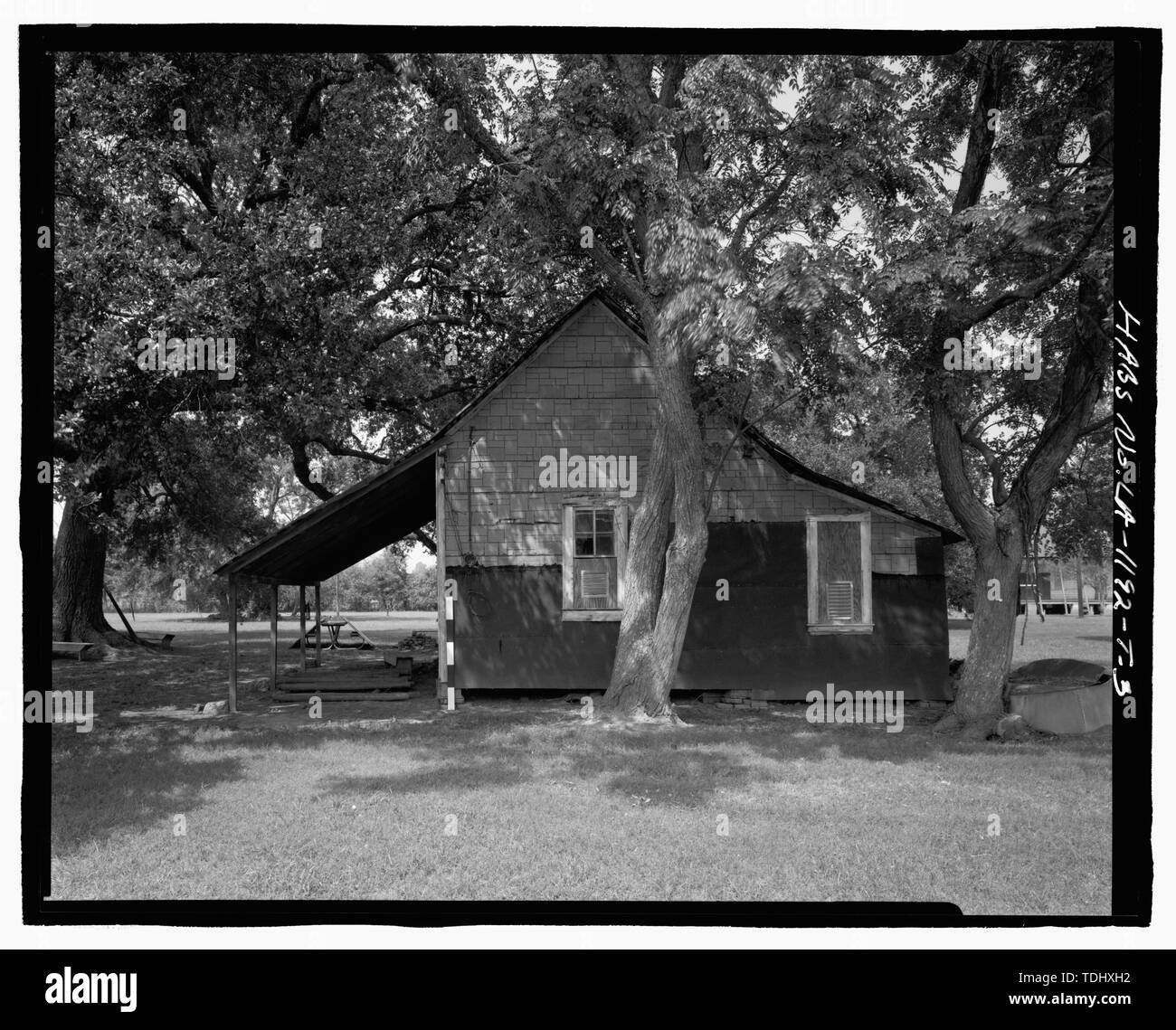 - Oakland Plantation, Tenant House, Route 494, Bermuda, Natchitoches Parish, LA; Oakland Plantation — on Cane River Lake and Route 494, in Bermuda near Natchitoches, in Natchitoches Parish, Louisiana.  Within the NPS Cane River National Heritage Area. Image: HABS—Historic American Buildings Survey of Louisiana.   Calloway, Deborah, transmitter; Buono, Jon A, photographer Stock Photo