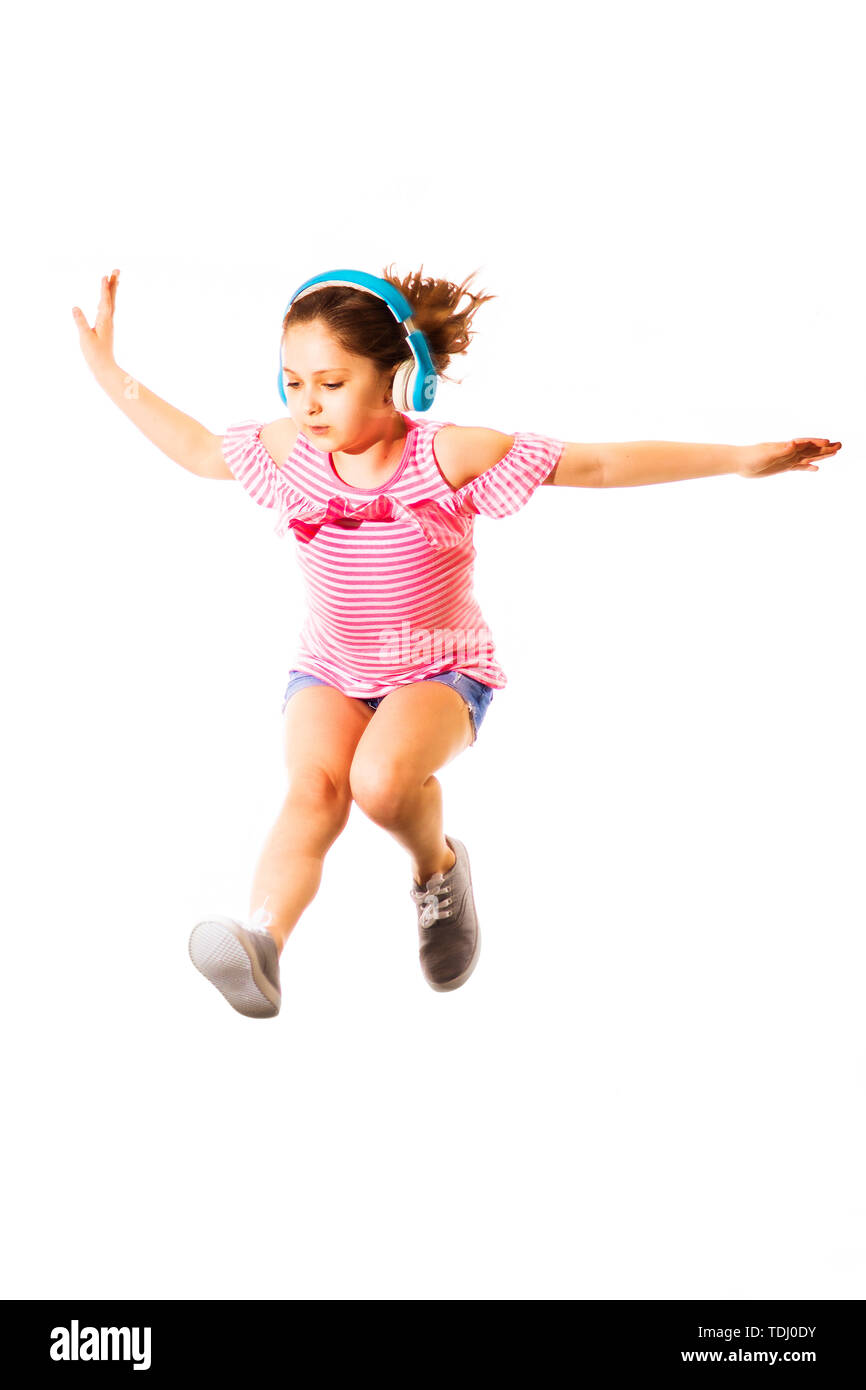 Little jumping. Little jumping. Lil jump. дети в юбке на батуте. Girl barefoot jump trampoline.