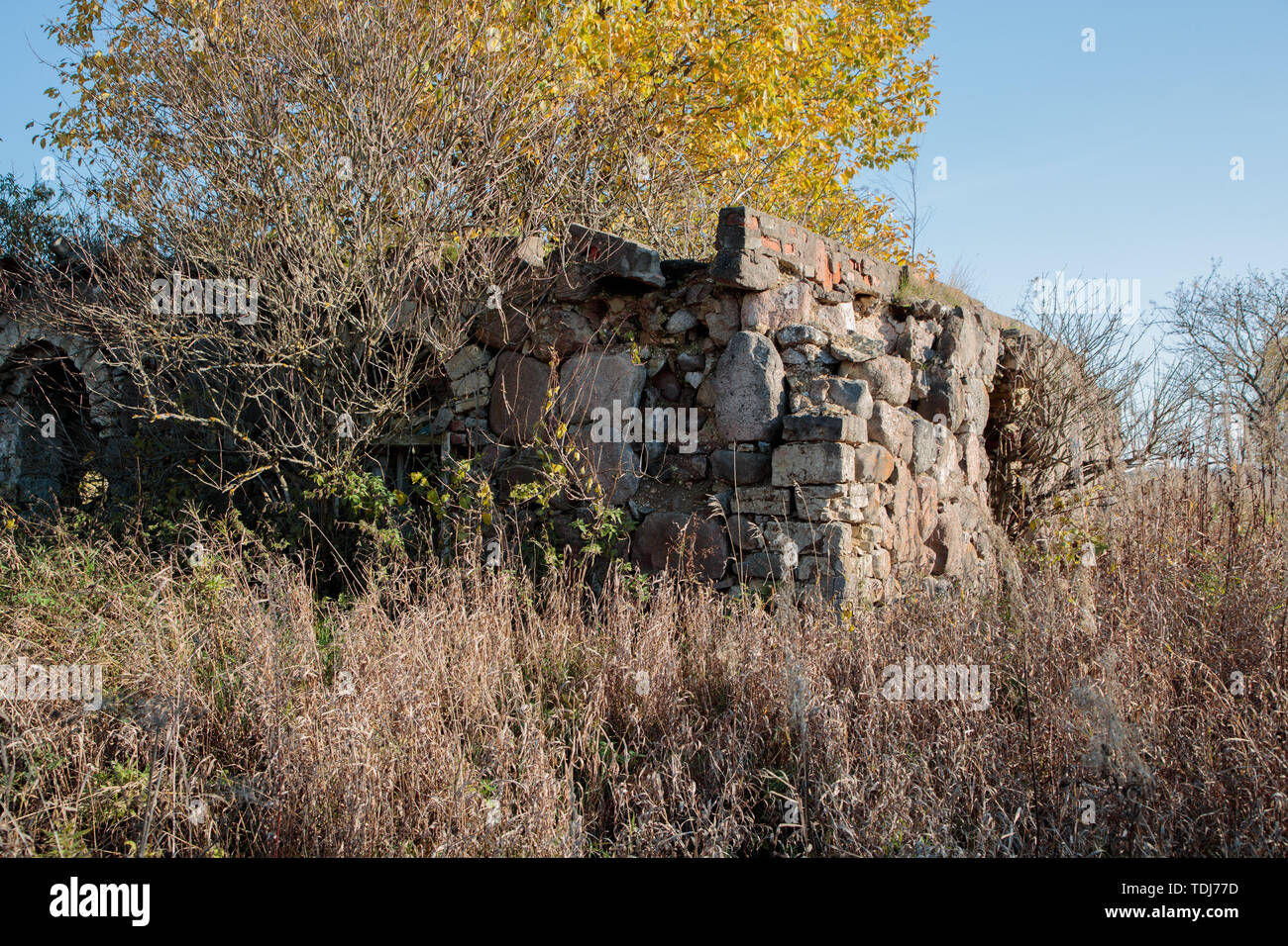 old and ruined building in the daytime Stock Photo - Alamy