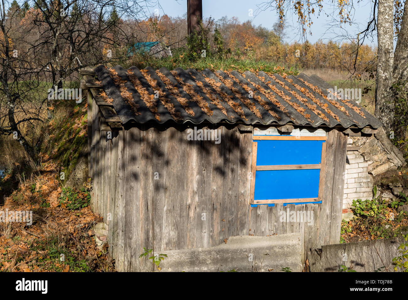 Old wooden shed hi-res stock photography and images - Alamy
