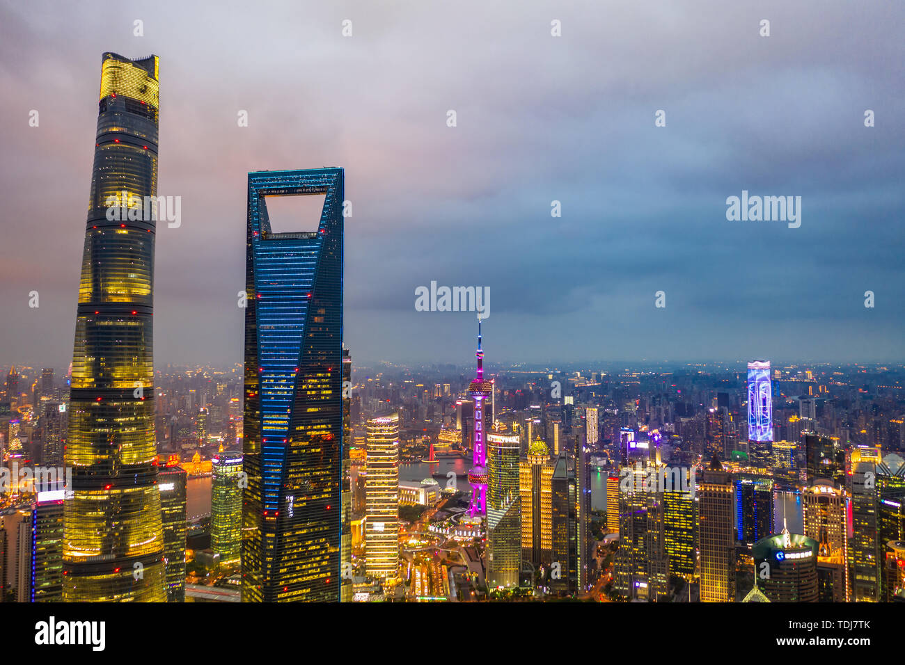 Lujiazui clouds hi-res stock photography and images - Alamy