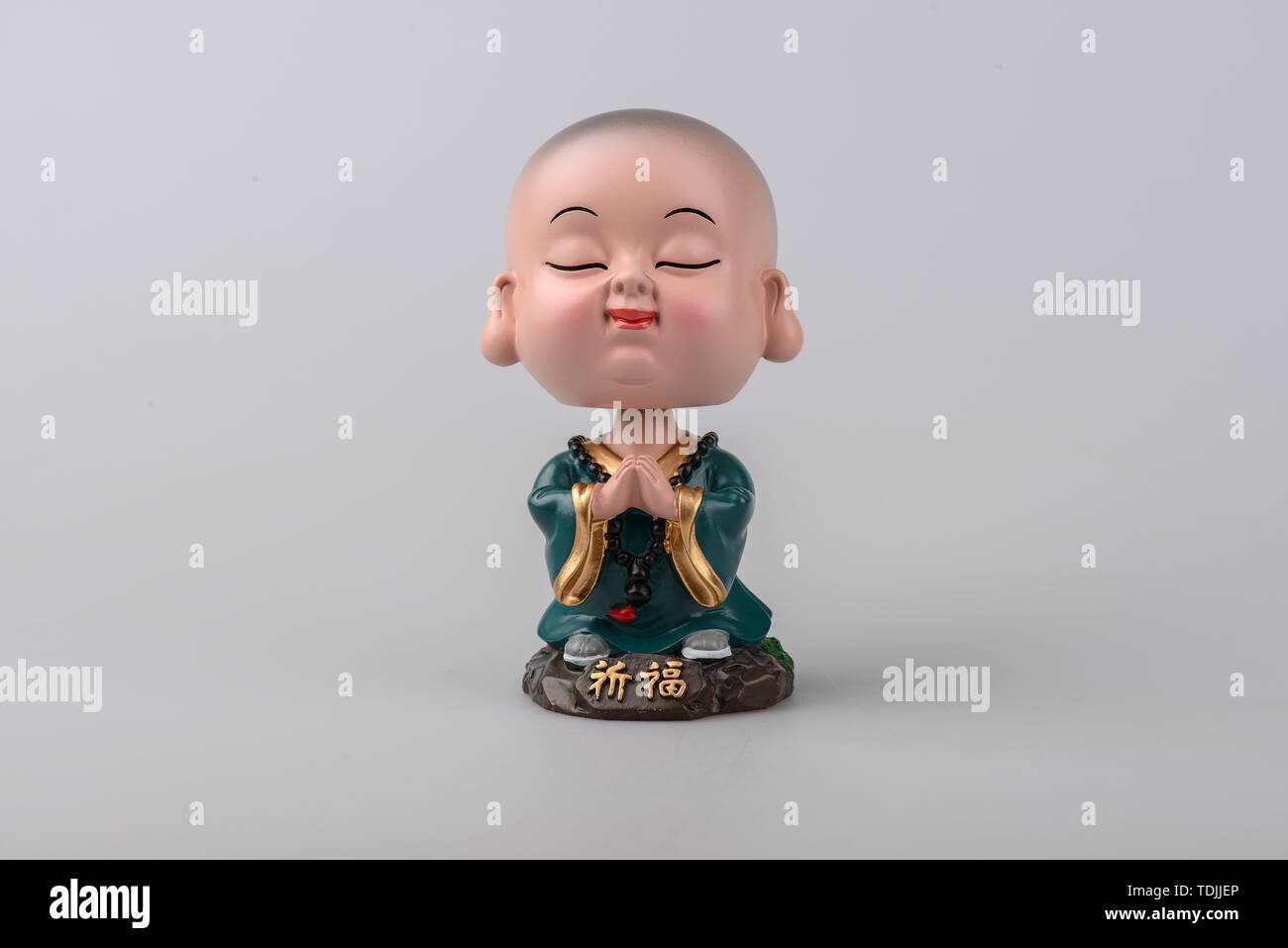 Small Monedk Shaking head small monk hi-res stock photography and images - Alamy
