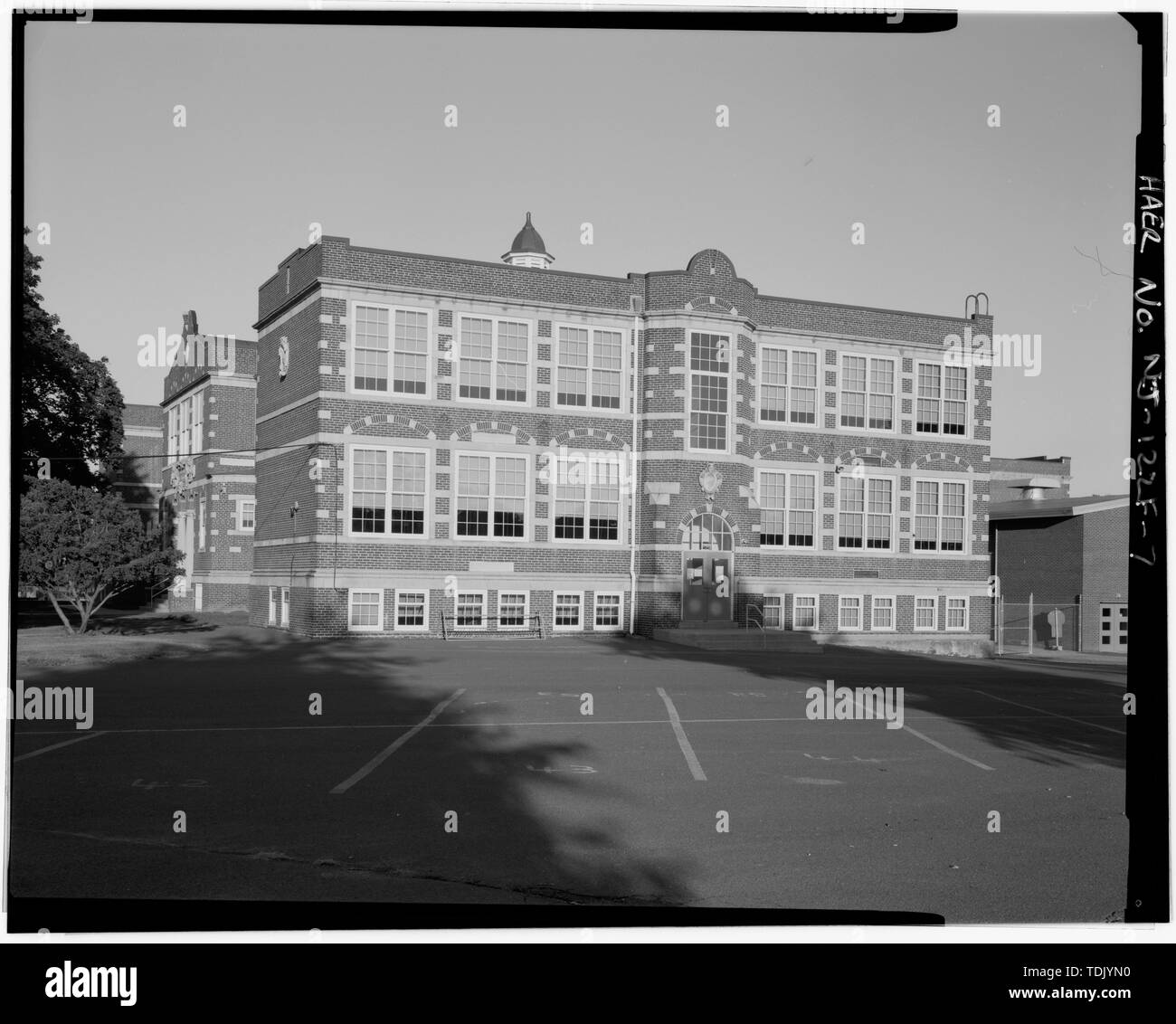 OBLIQUE EXTERIOR VIEW OF THE ROEBLING SCHOOL, LOOKING SE. John A. Roebling's Sons Company