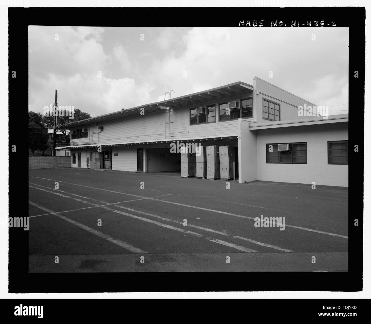 OBLIQUE OF SOUTH END AND WEST SIDE OF ORIGINAL PORTION. - U.S. Naval ...