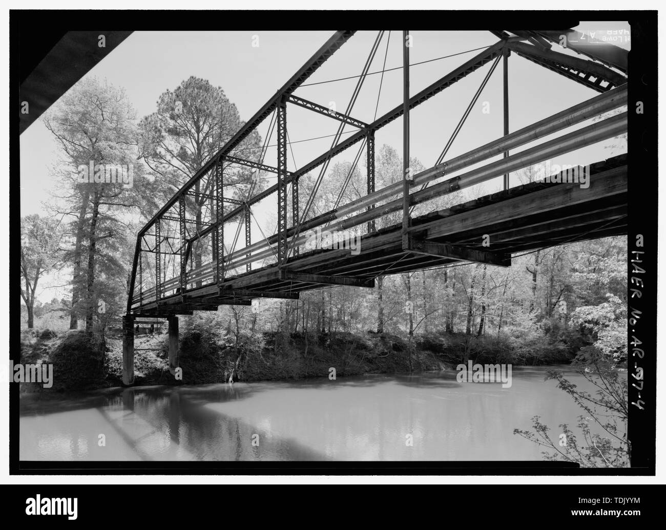OBLIQUE PERSPECTIVE OF BELOW DECK STRUCTURE Tull Bridge, Spanning
