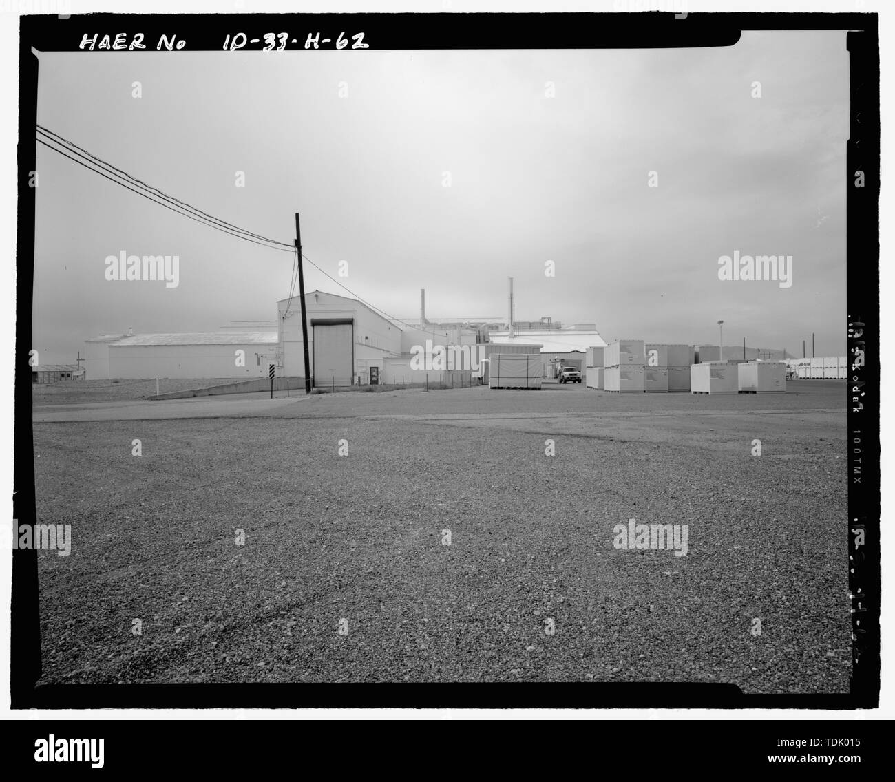 OBLIQUE PHOTO OF NORTH ELEVATION OF FUEL STORAGE BUILDING (CPP603